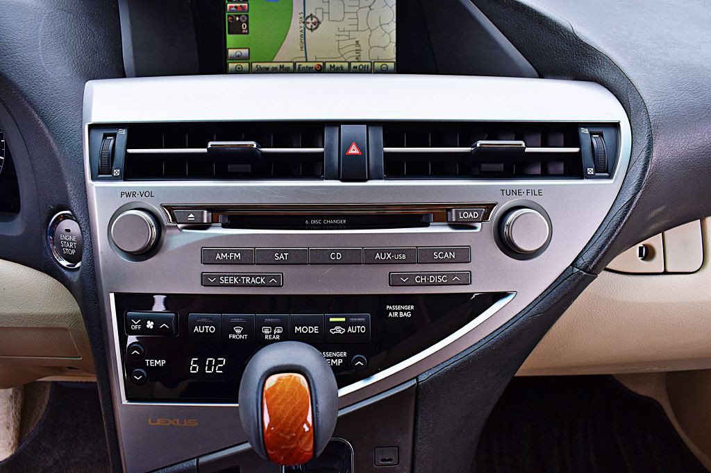 2010 Lexus RX Image 29