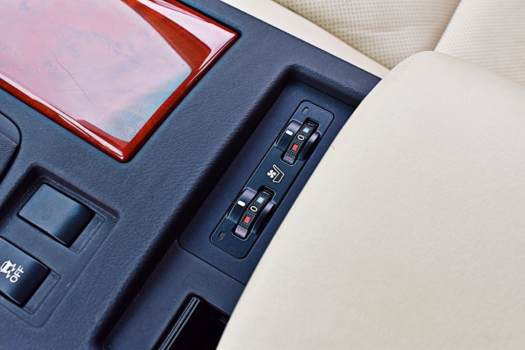 2010 Lexus RX Image 35