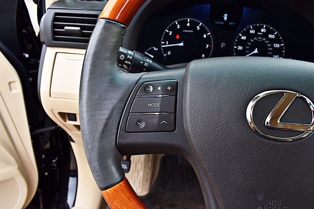 2010 Lexus RX Image 38