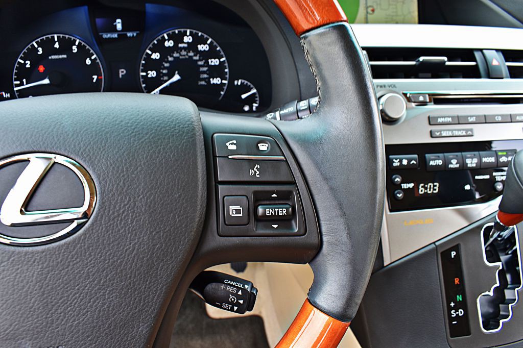 2010 Lexus RX Image 39