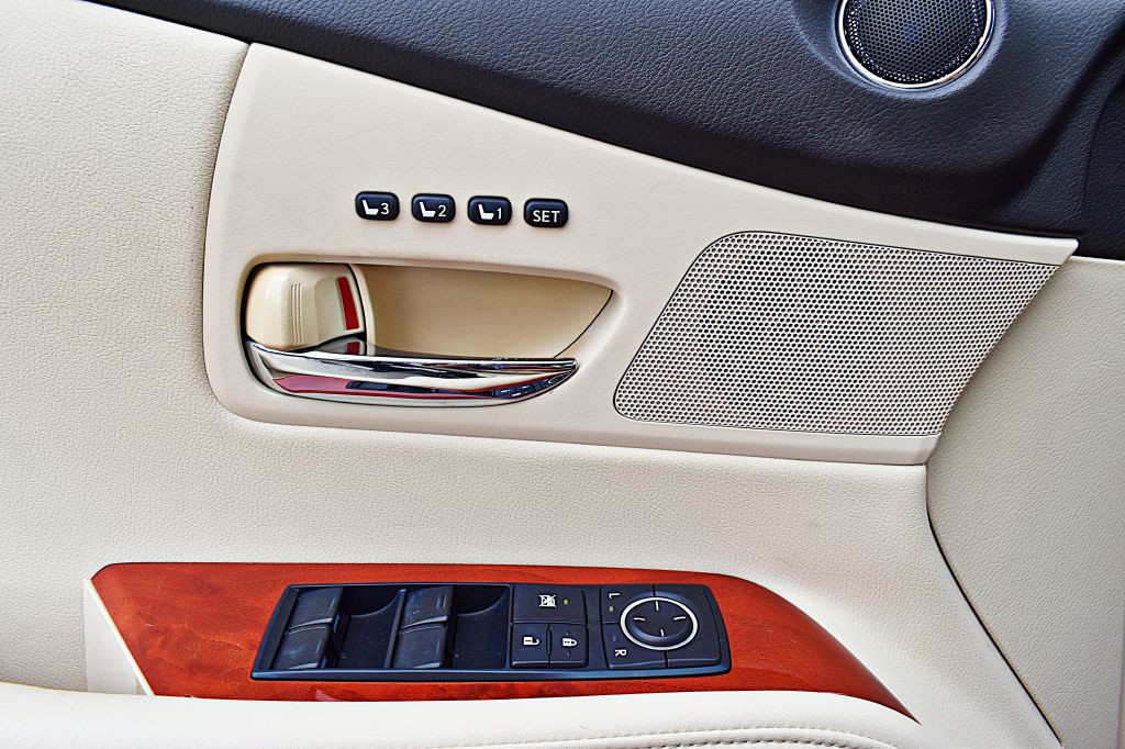 2010 Lexus RX Image 42
