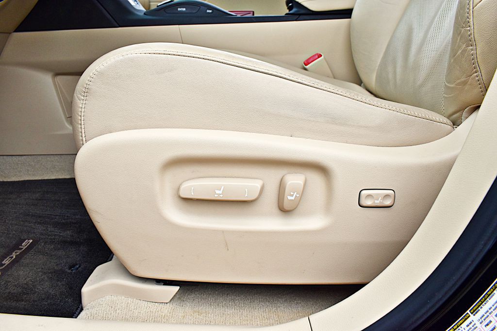2010 Lexus RX Image 43