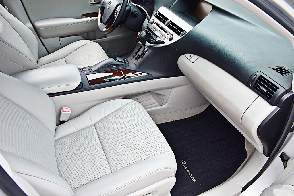 2010 Lexus RX Image 20