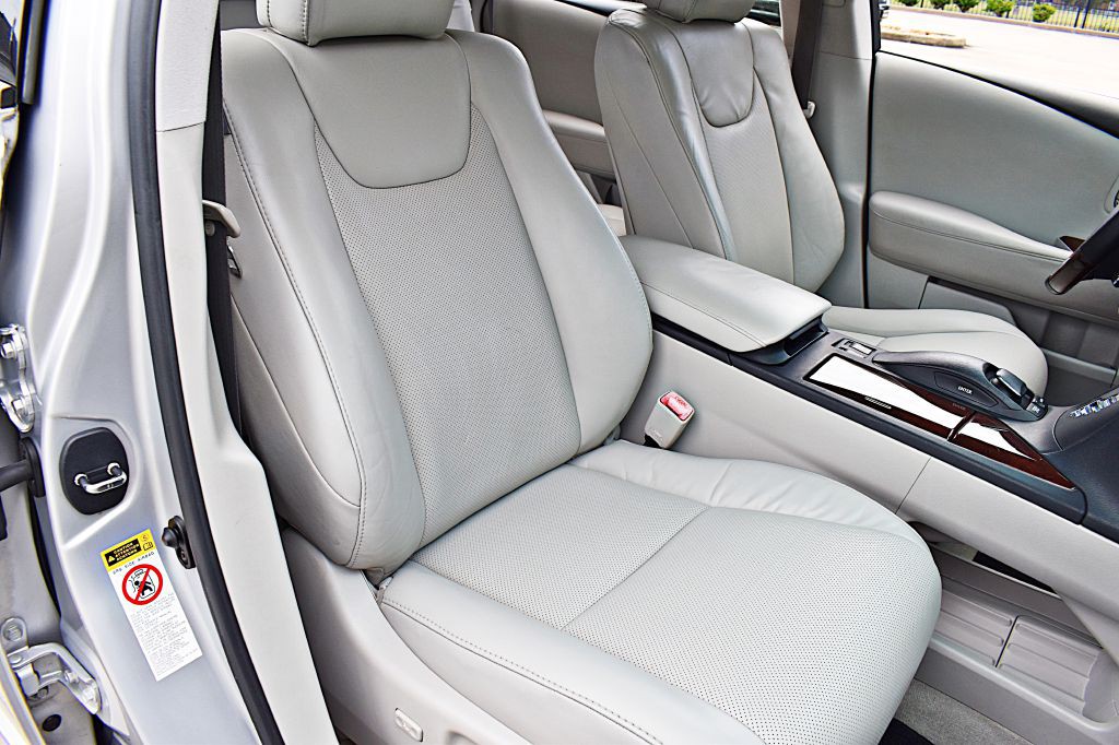 2010 Lexus RX Image 21