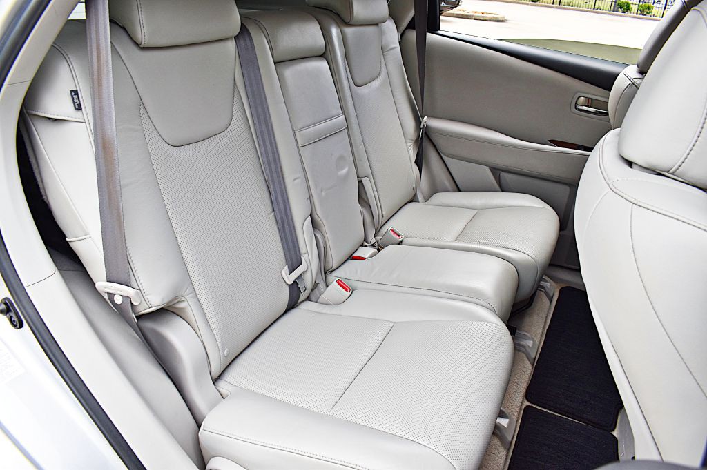 2010 Lexus RX Image 23