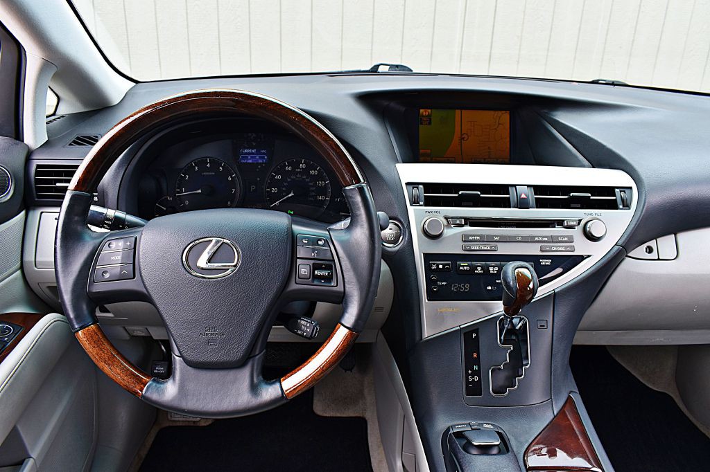 2010 Lexus RX Image 25