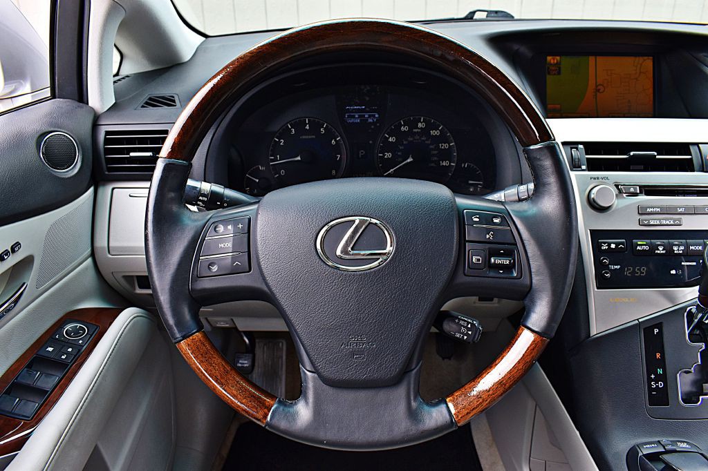 2010 Lexus RX Image 26