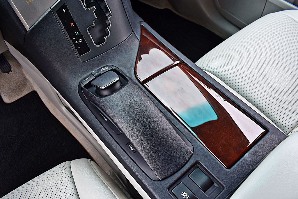 2010 Lexus RX Image 33