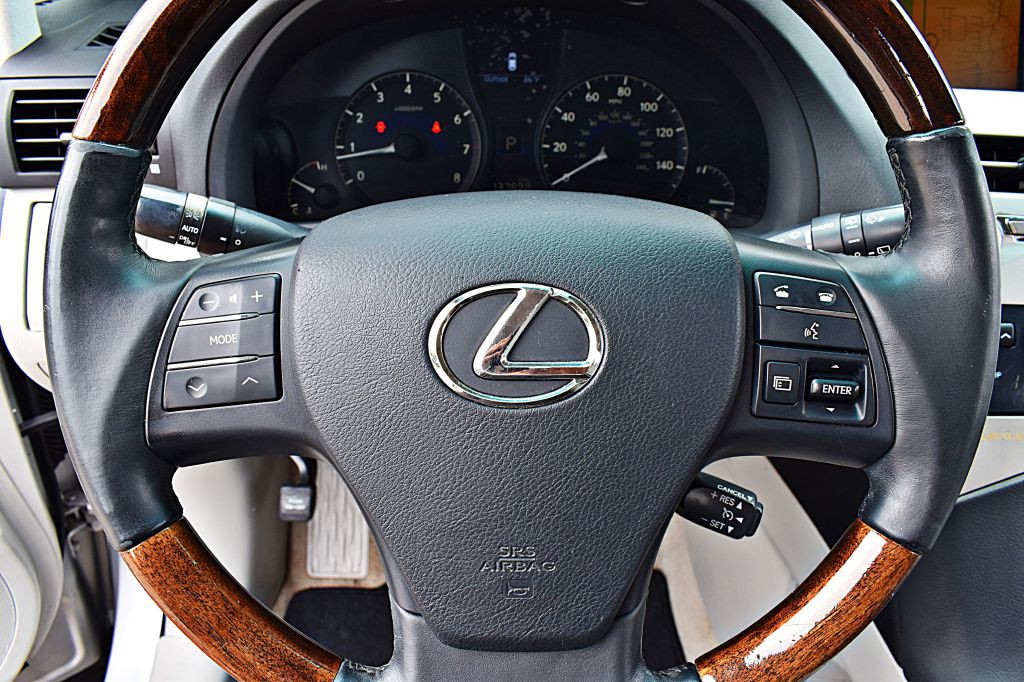 2010 Lexus RX Image 36