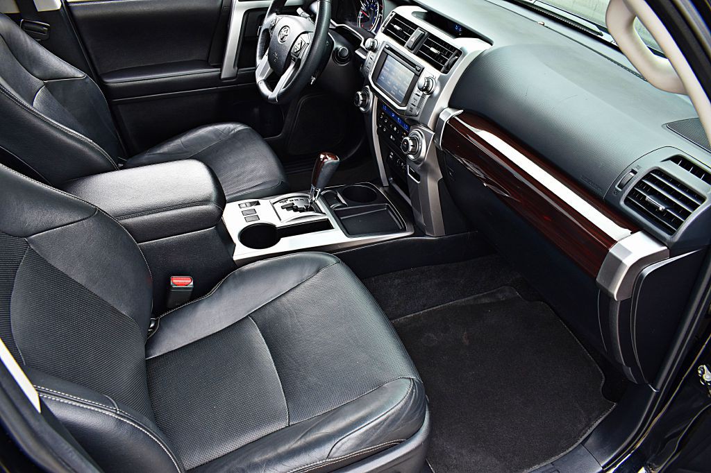 2017 Toyota 4Runner Image 19