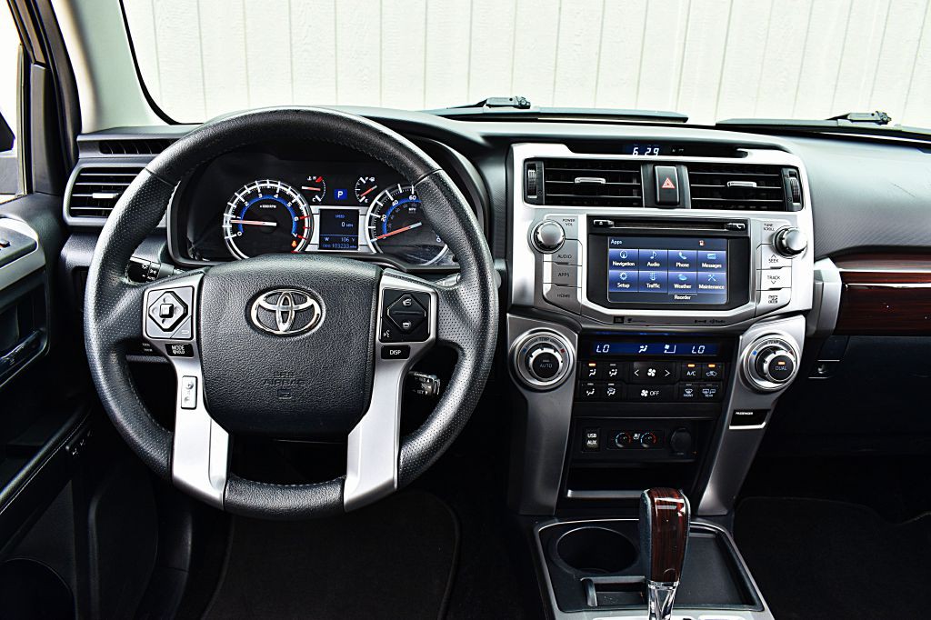 2017 Toyota 4Runner Image 24