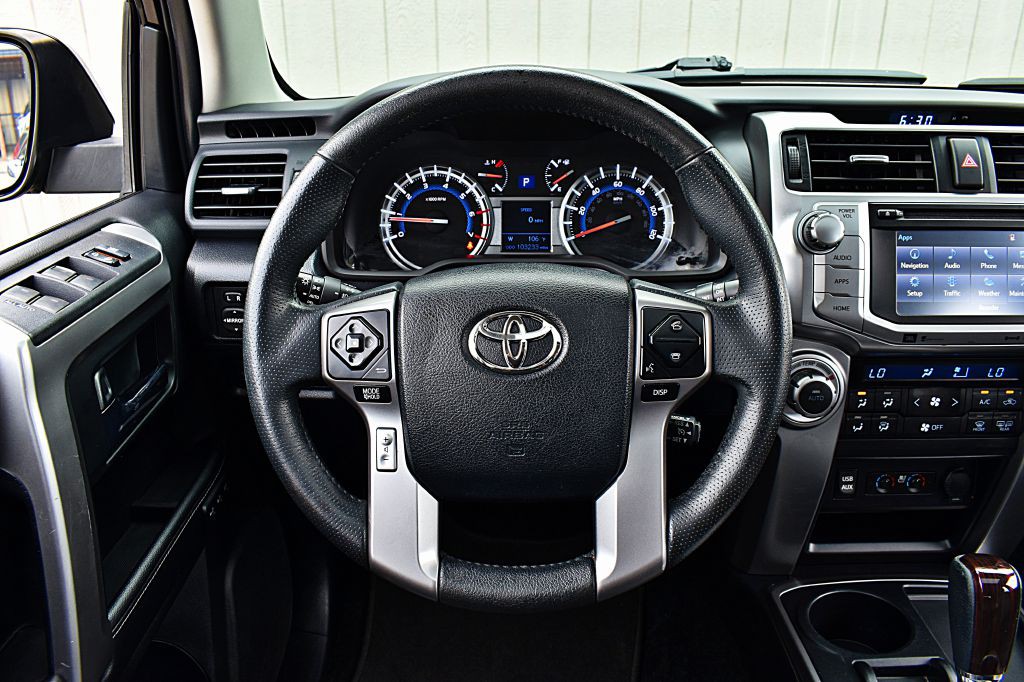 2017 Toyota 4Runner Image 25