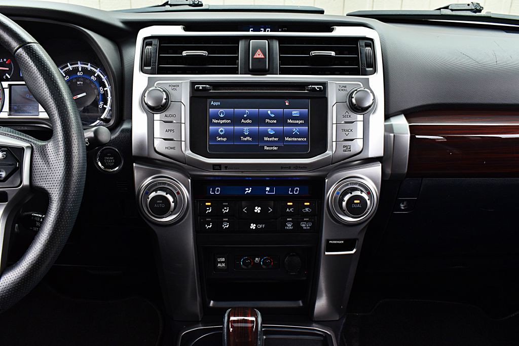 2017 Toyota 4Runner Image 27