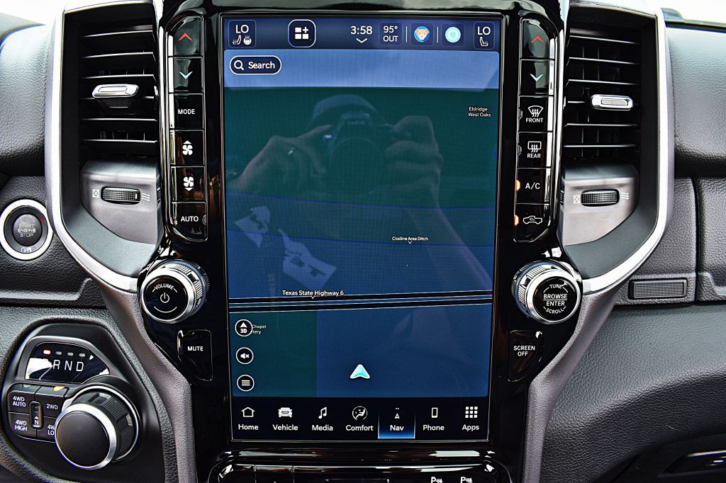 2022 RAM 1500 Image 32