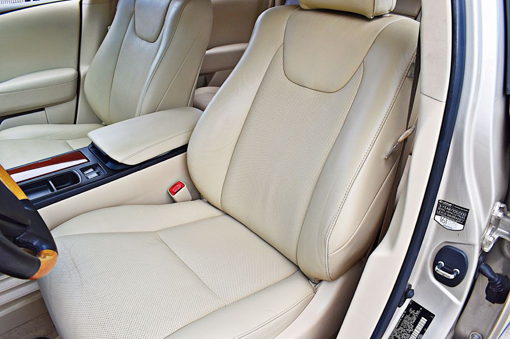 2012 Lexus RX Image 17
