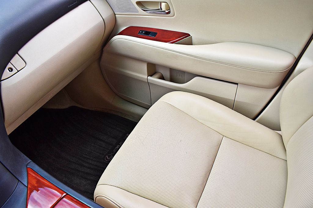 2012 Lexus RX Image 34