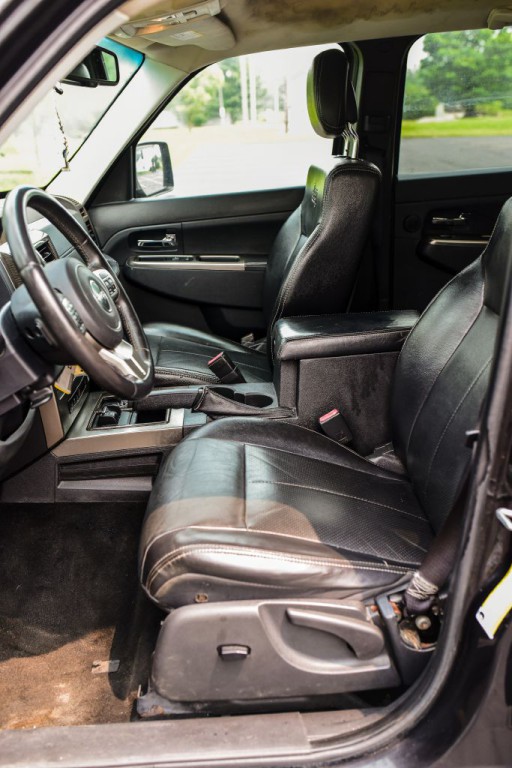 2012 Jeep Liberty Image 35