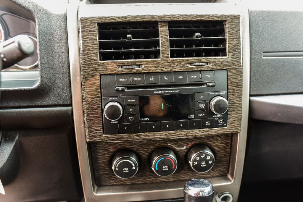 2012 Jeep Liberty Image 37