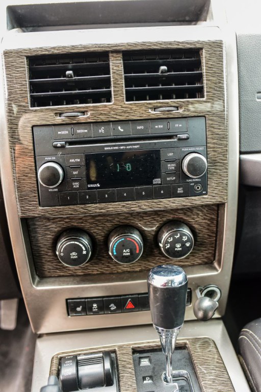 2012 Jeep Liberty Image 38