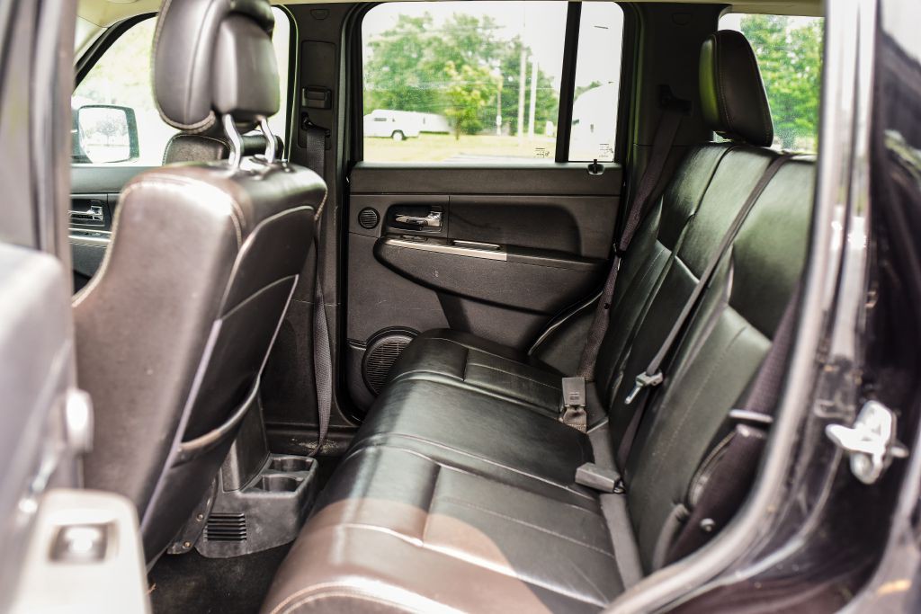 2012 Jeep Liberty Image 39