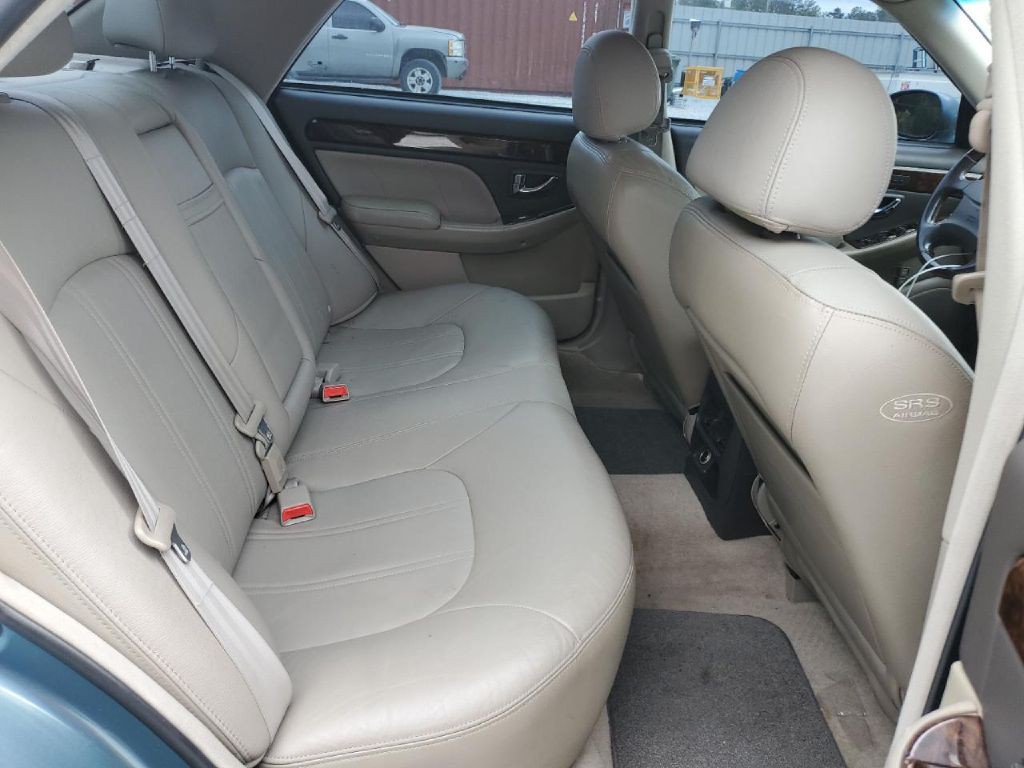 2003 Hyundai XG Image 8
