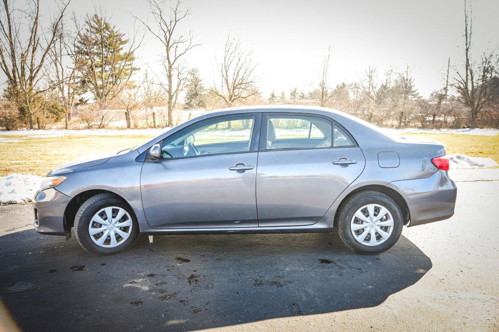 2011 Toyota Corolla Image 2