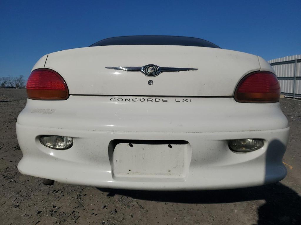 2003 Chrysler Concorde Image 6