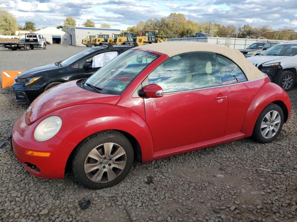 2010 Volkswagen Beetle Image 1