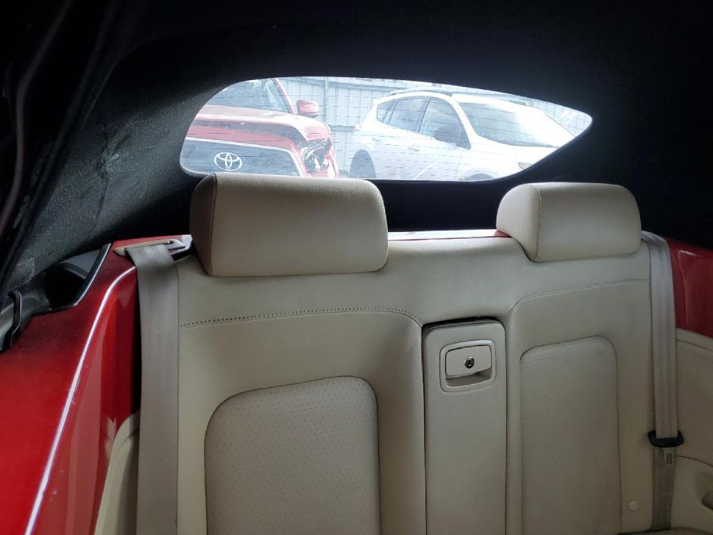 2010 Volkswagen Beetle Image 10