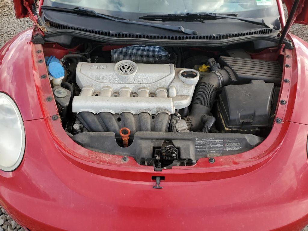 2010 Volkswagen Beetle Image 11