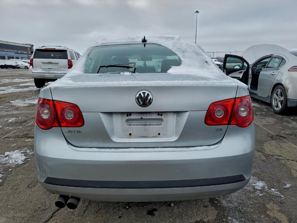 2005 Volkswagen Jetta Image 5