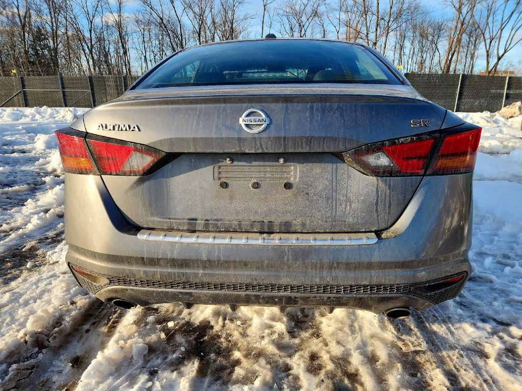 2022 Nissan Altima Image 5