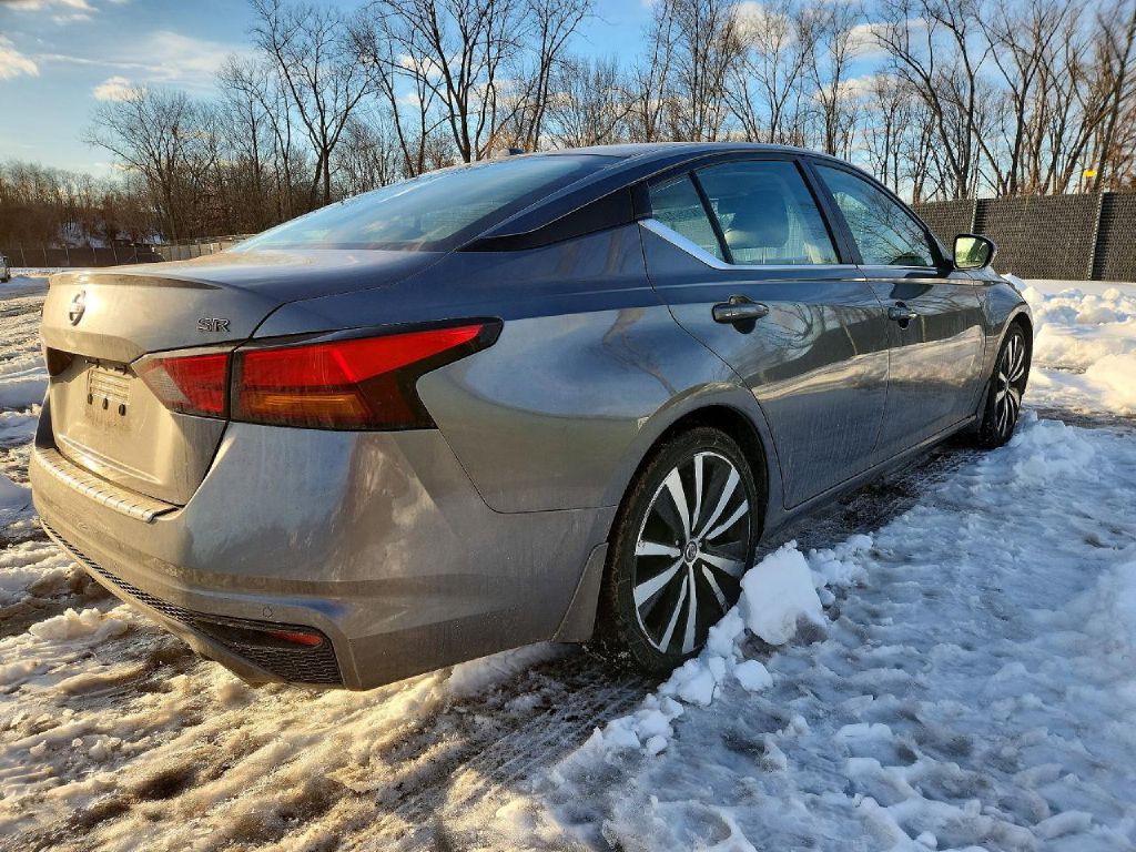 2022 Nissan Altima Image 6