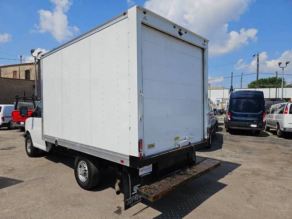 2017 Chevrolet Express Image 2