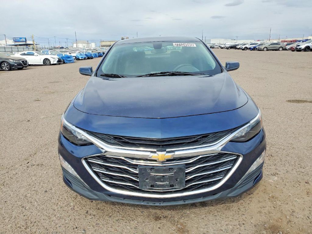 2022 Chevrolet Malibu Image 2
