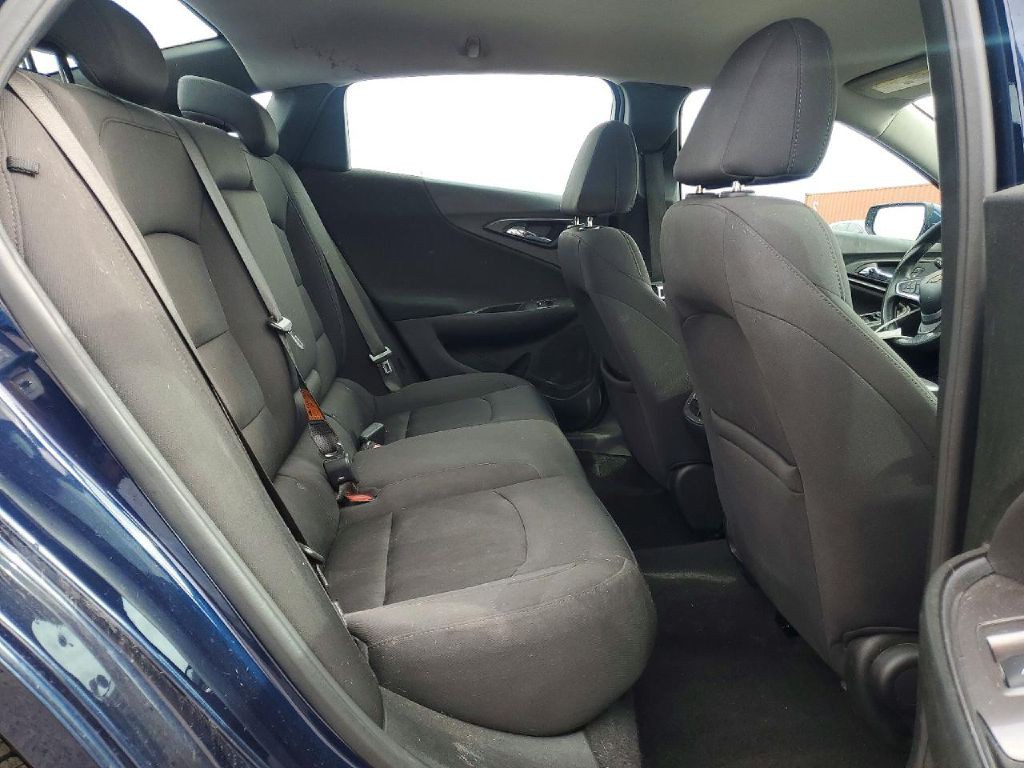 2022 Chevrolet Malibu Image 9