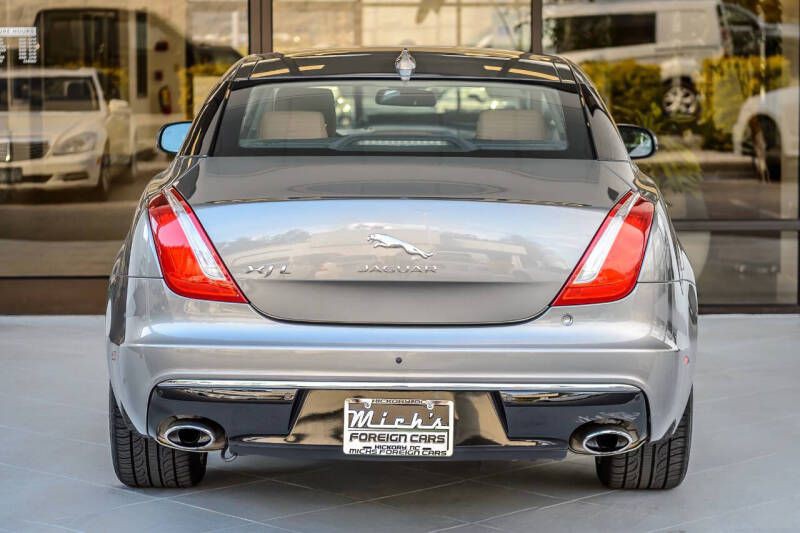 2017 Jaguar XJ Image 5