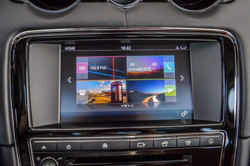 2017 Jaguar XJ Image 8