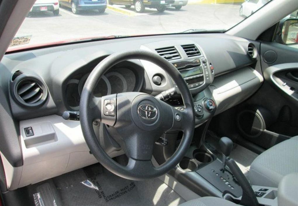 2011 Toyota Rav4 Image 4