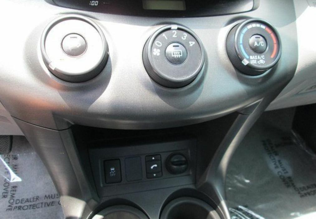 2011 Toyota Rav4 Image 8