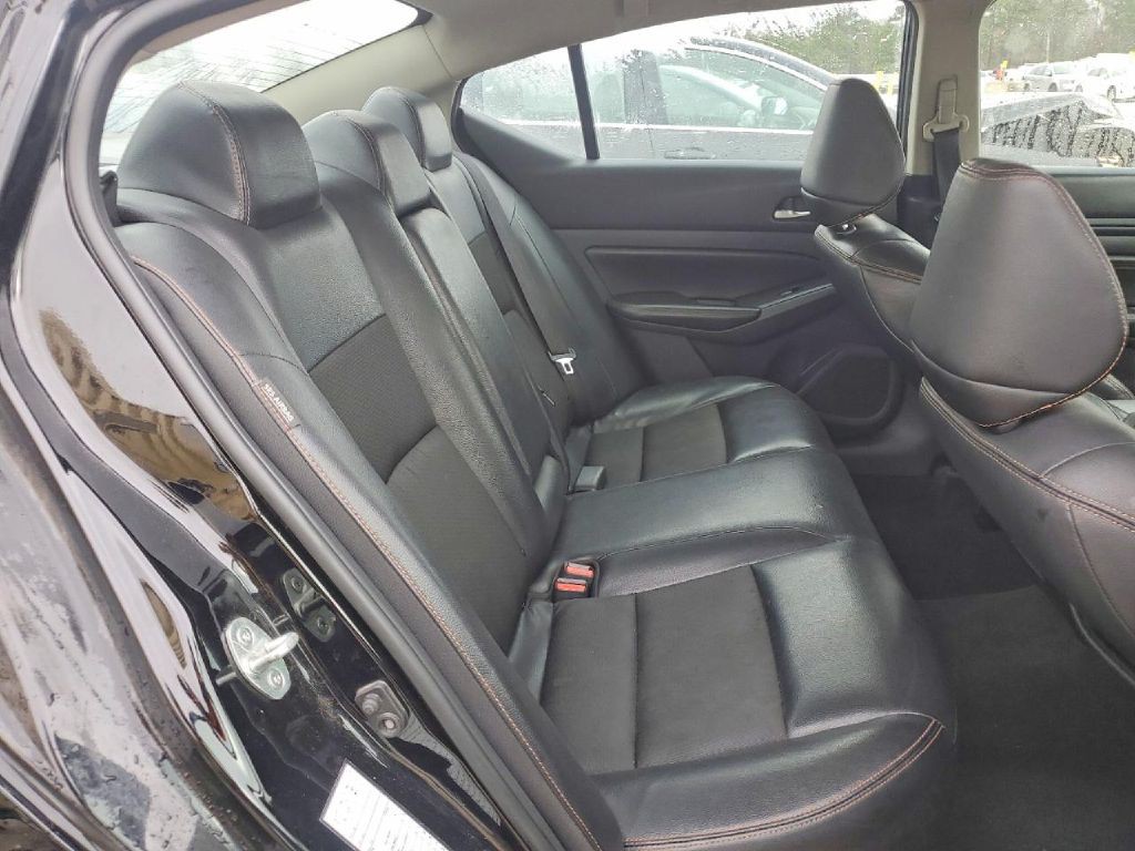 2022 Nissan Altima Image 8