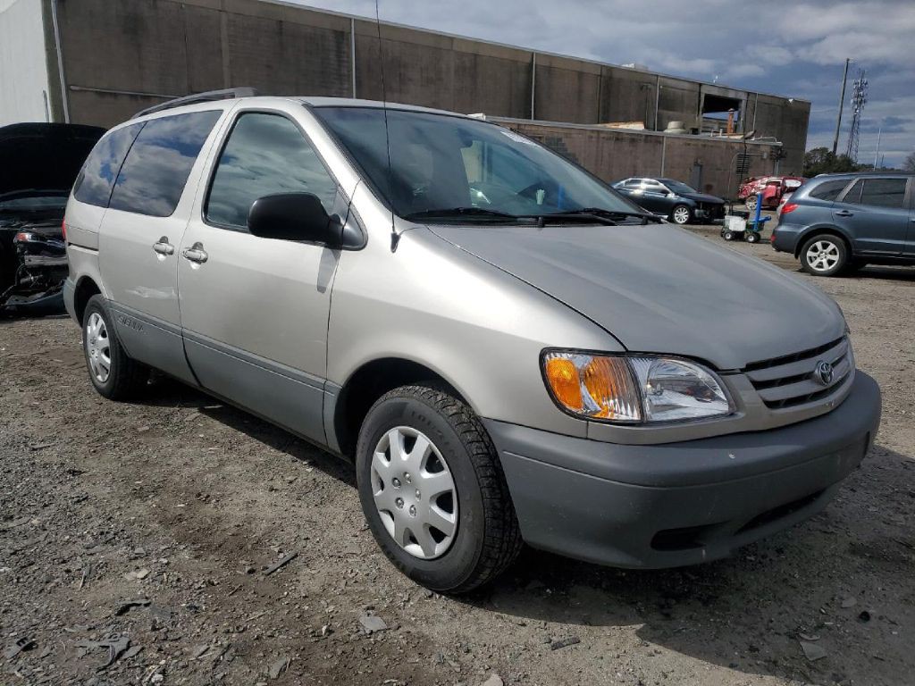 2002 Toyota Sienna Image 1