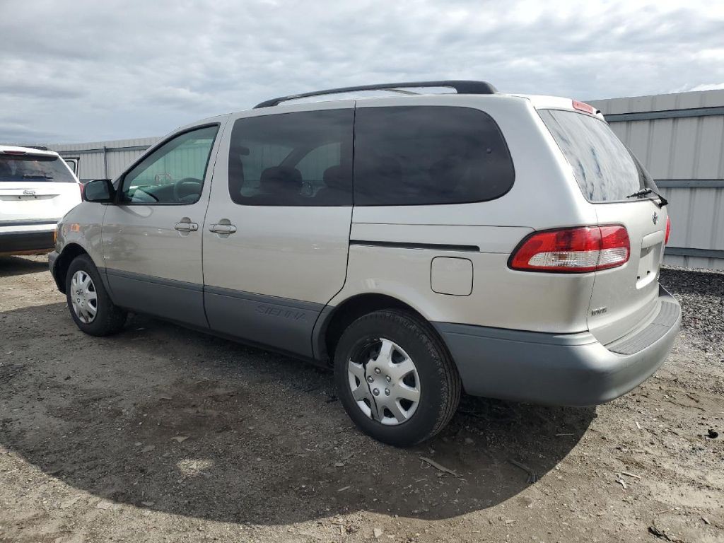 2002 Toyota Sienna Image 6