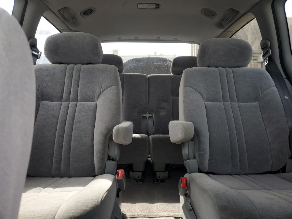 2002 Toyota Sienna Image 10
