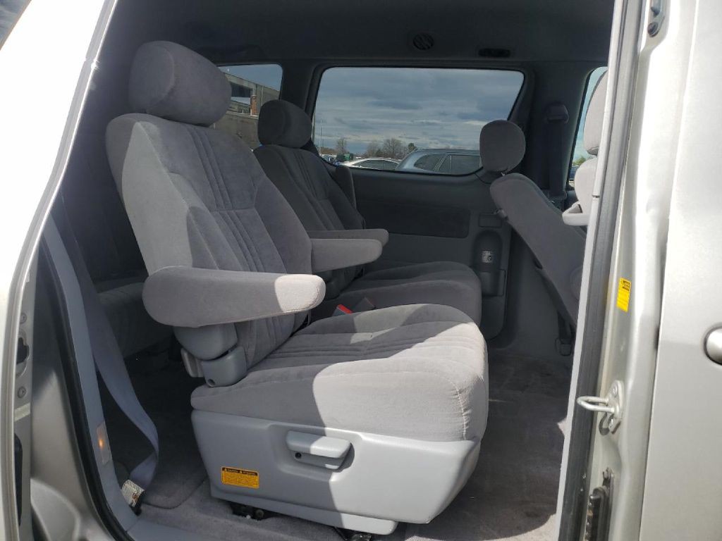2002 Toyota Sienna Image 11