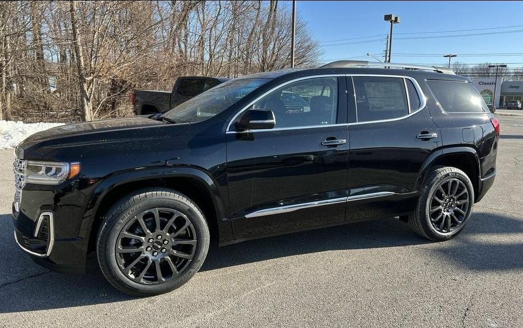 2023 GMC Acadia Image 1