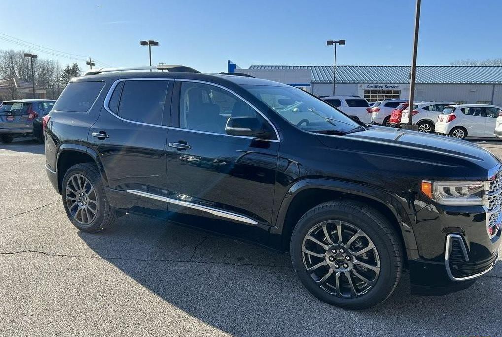2023 GMC Acadia Image 2