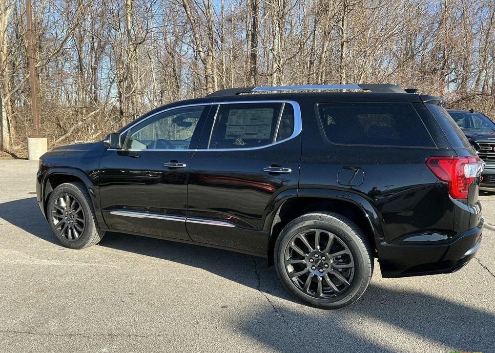 2023 GMC Acadia Image 5