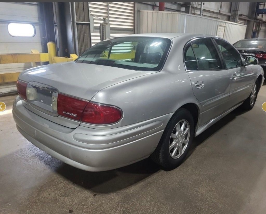 2004 Buick LeSabre Image 2