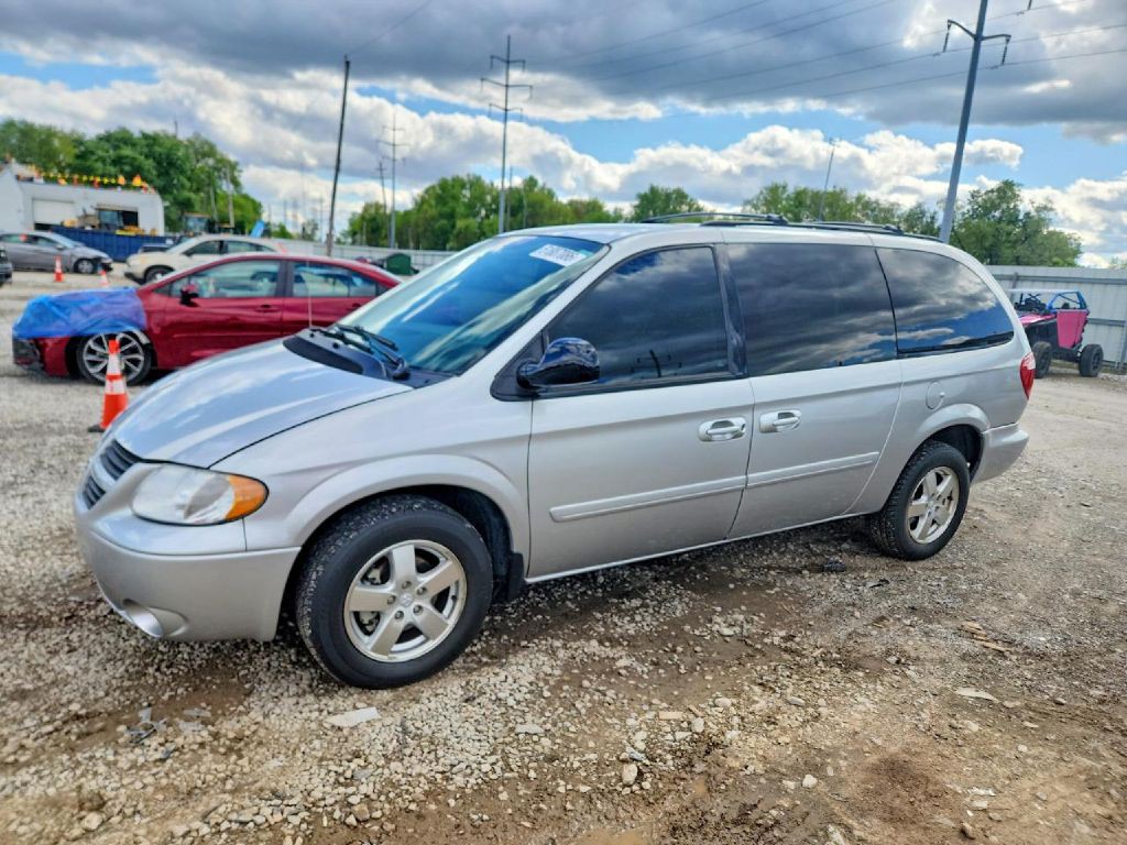 2006 Dodge Grand Caravan Image 1